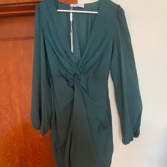 Green Long Sleeve Dress - Picture 2 of 5